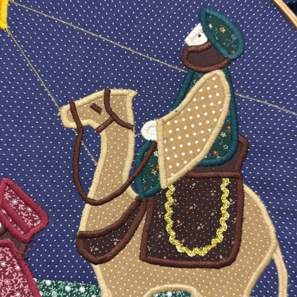 Handmade Betsy Bobbins Quilted Christmas Nativity Scene Hoop Wall Hanging - Picture 5 of 6